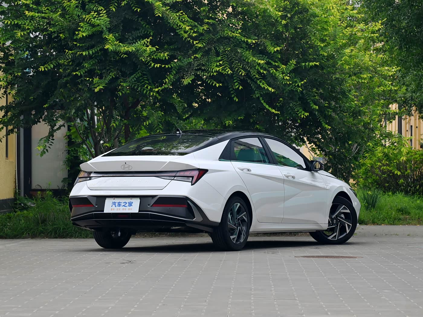  Elantra