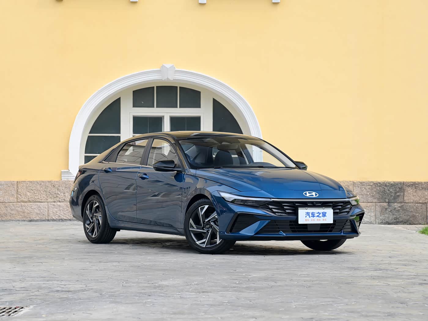  Elantra