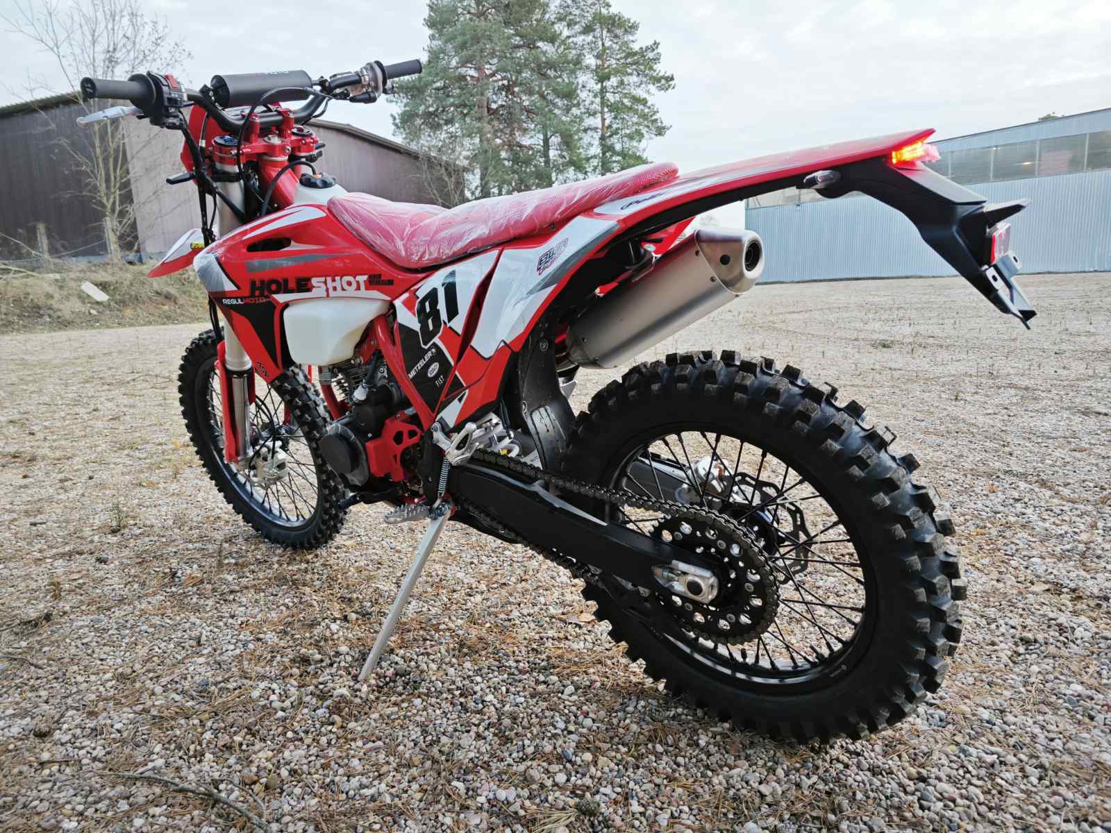  Holeshot Red Edition (4 valves)