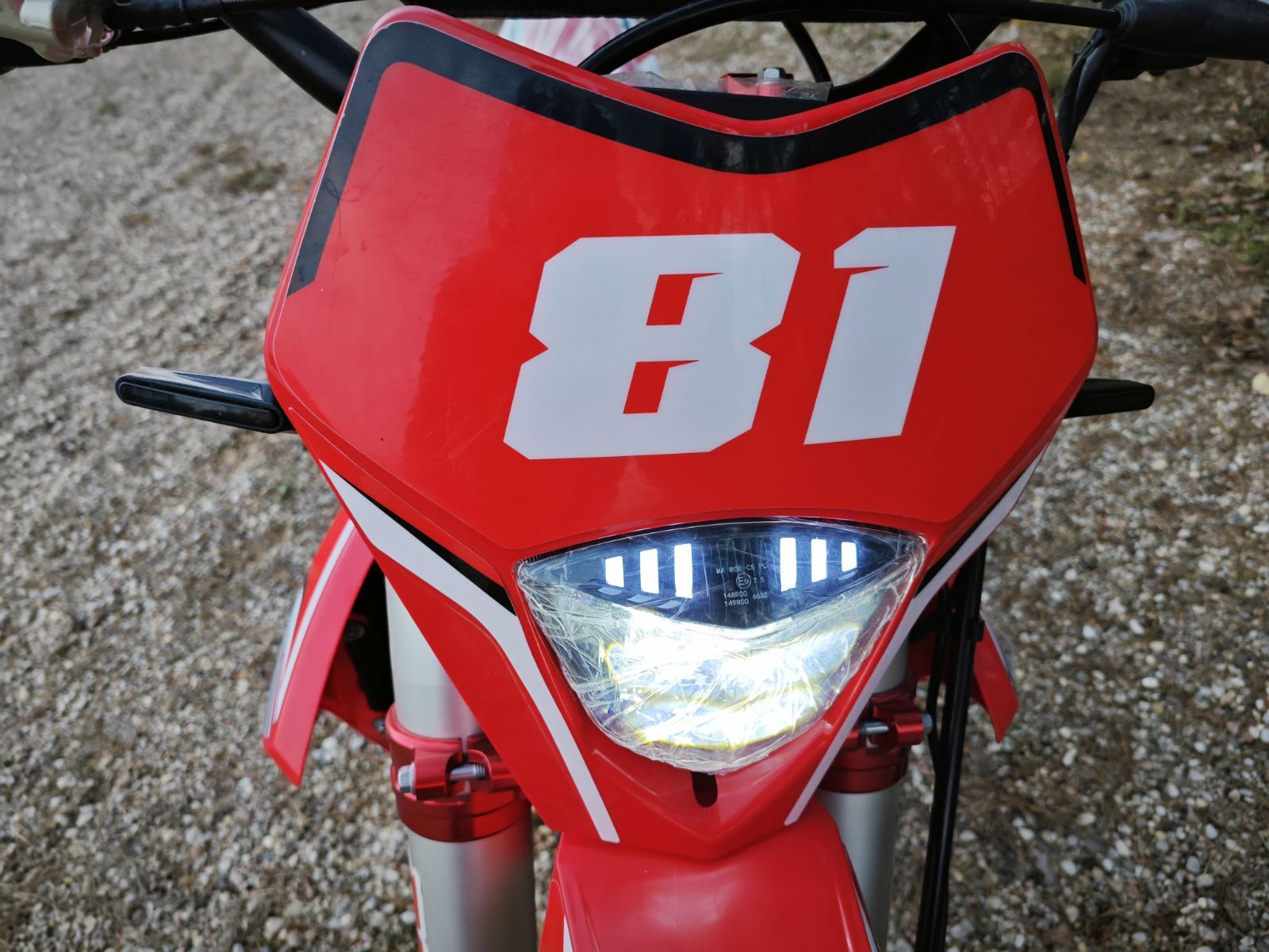  Holeshot Red Edition (4 valves)