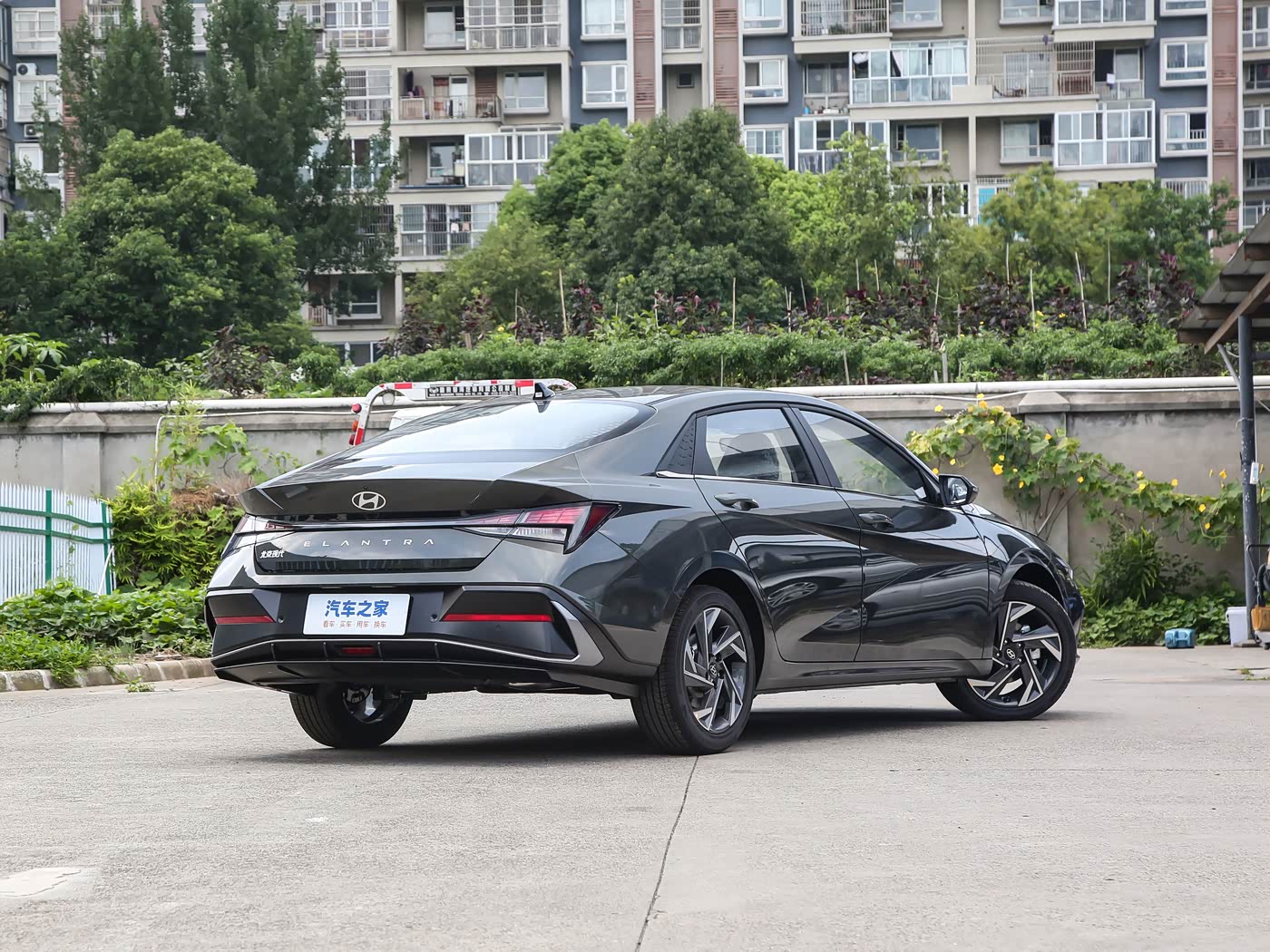  Elantra
