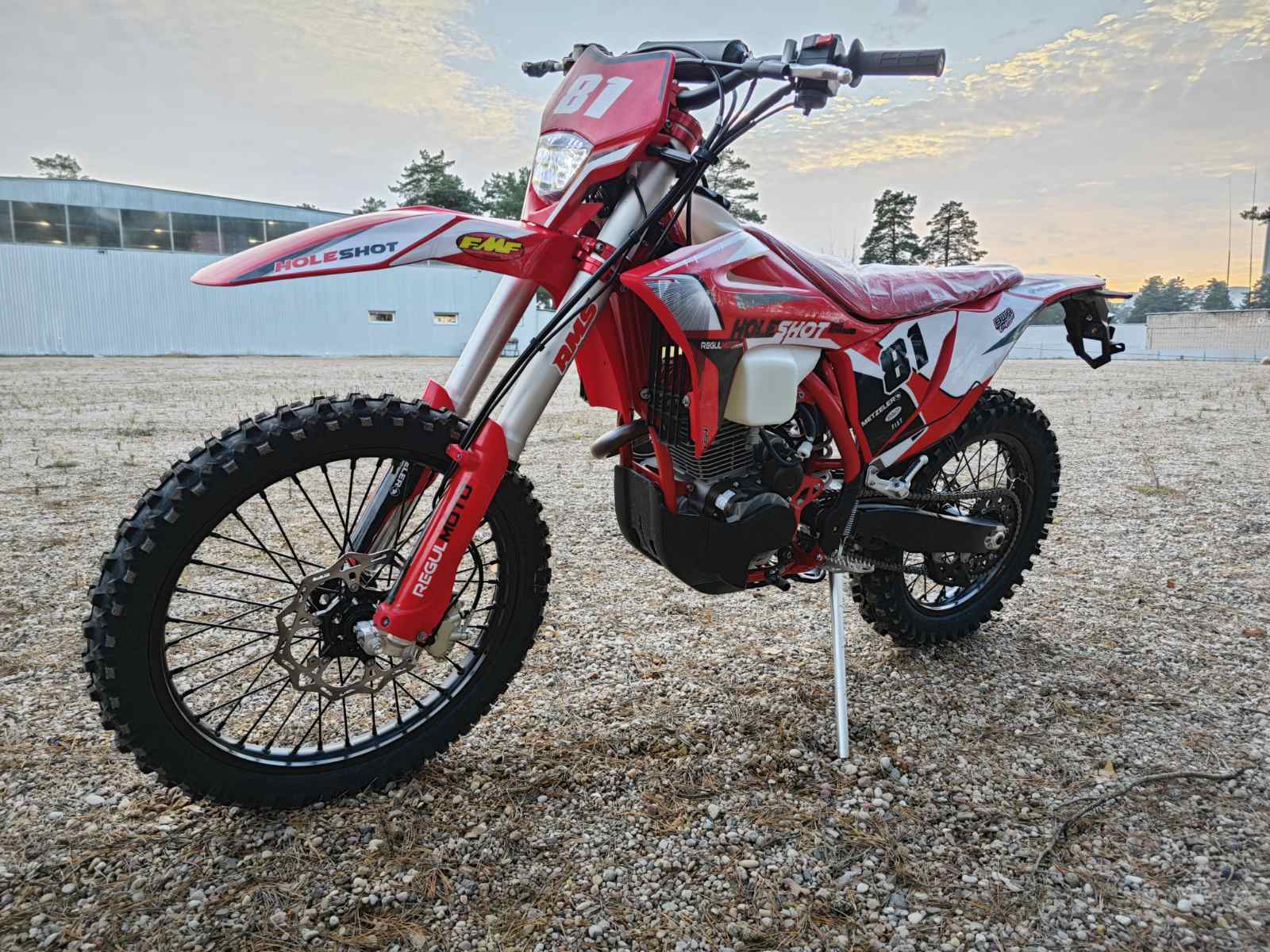  Holeshot Red Edition (4 valves)