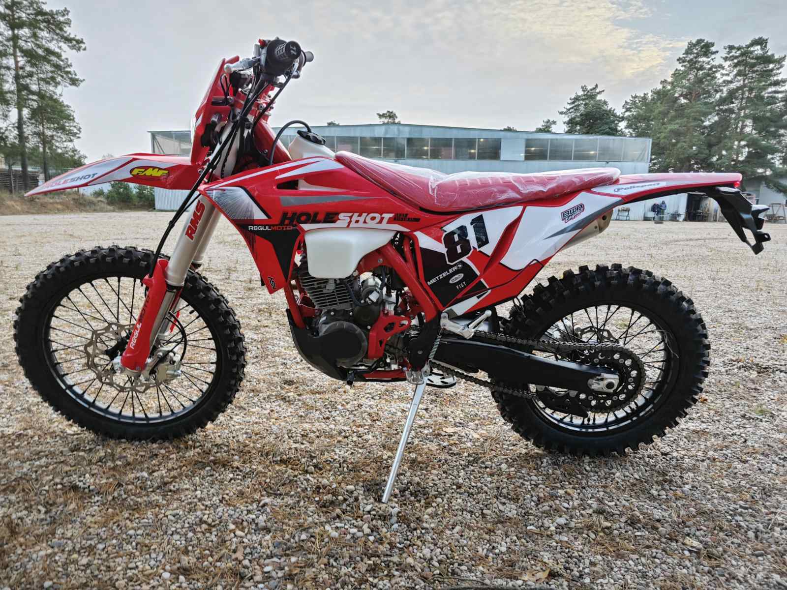  Holeshot Red Edition (4 valves)