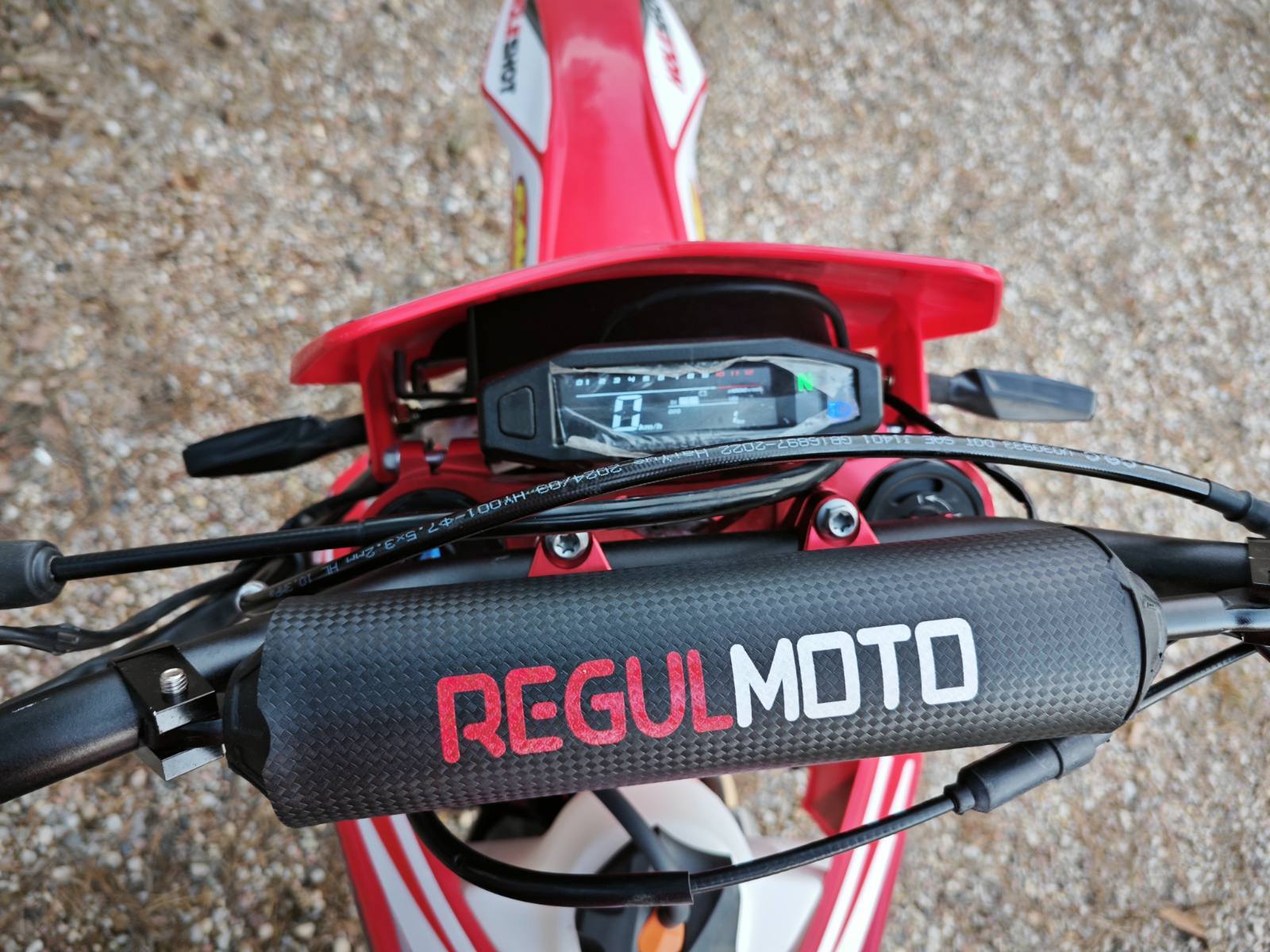  Holeshot Red Edition (4 valves)