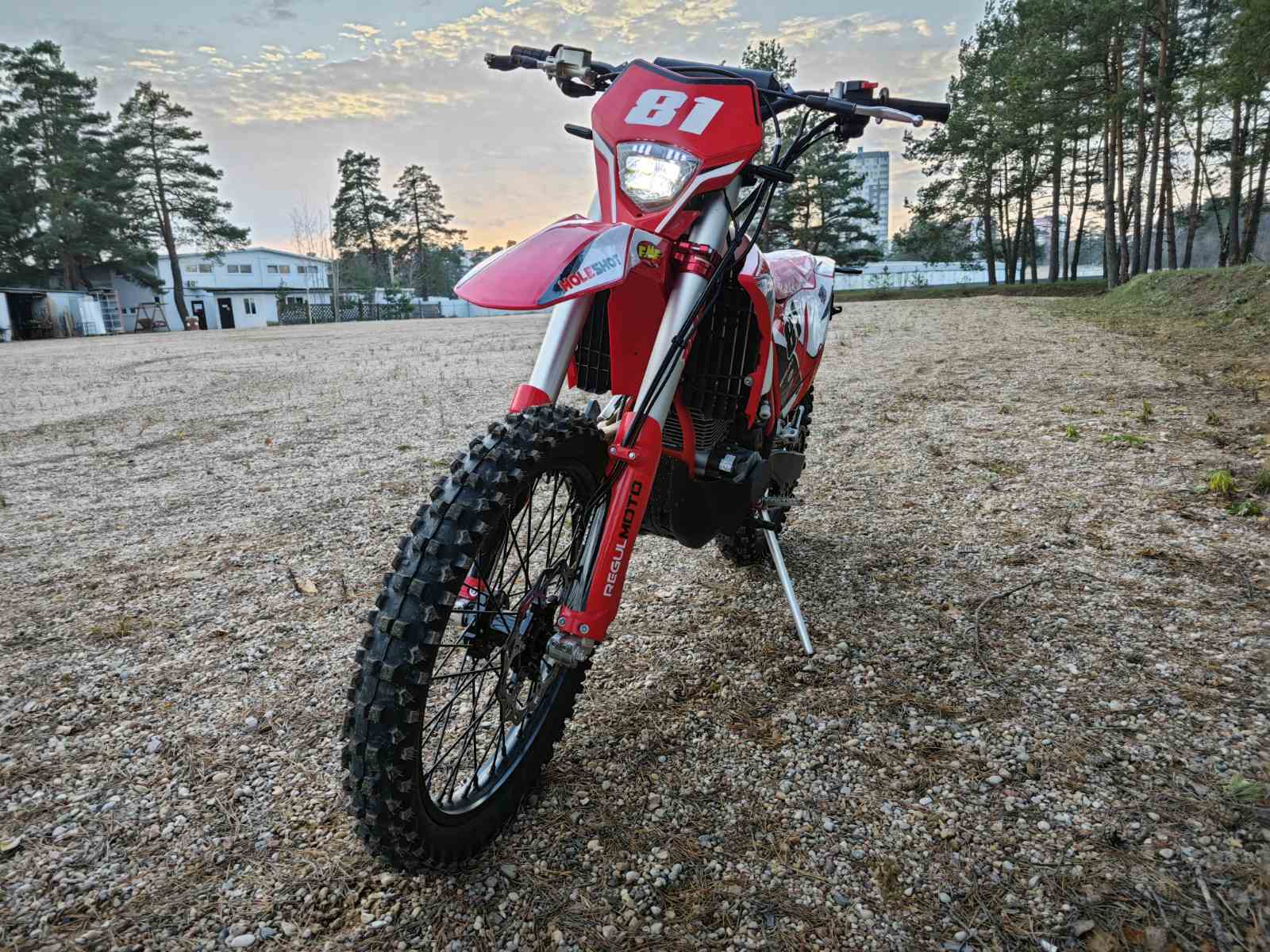  Holeshot Red Edition (4 valves)
