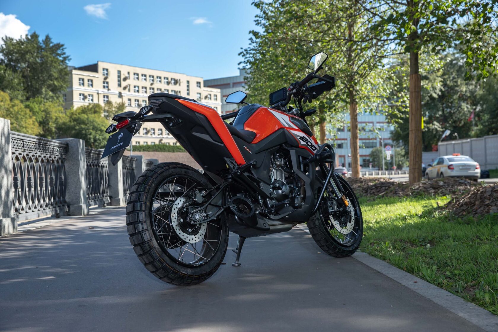  ZT200-U1