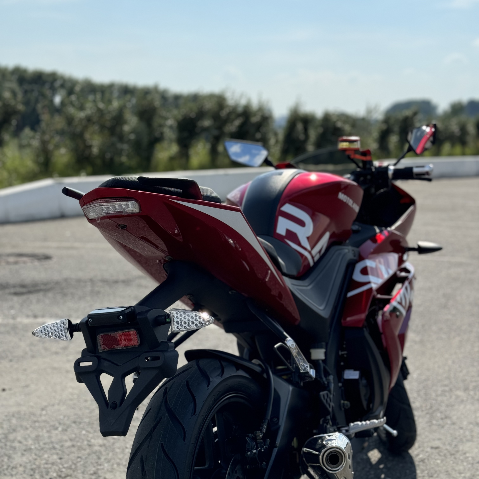  R1 300