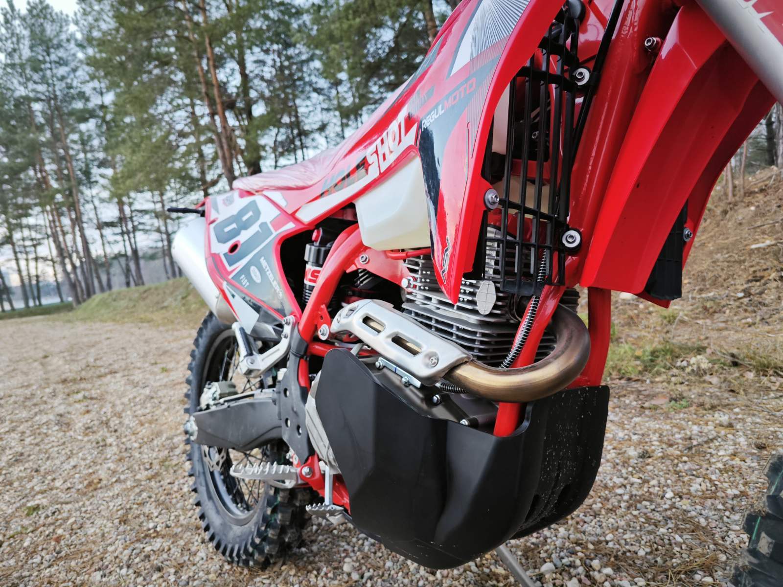  Holeshot Red Edition (4 valves)