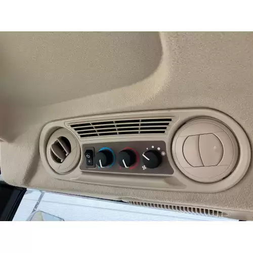  5075E 4WD CAB