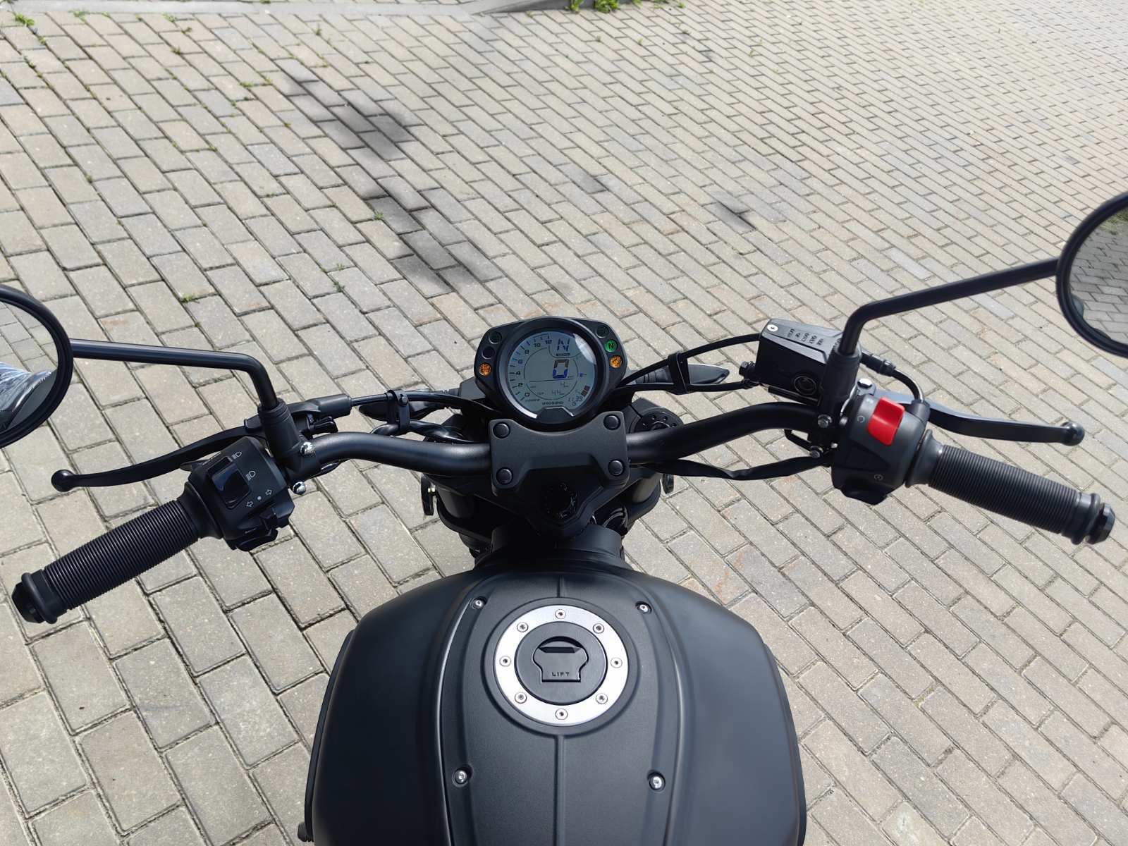  GV300S-D