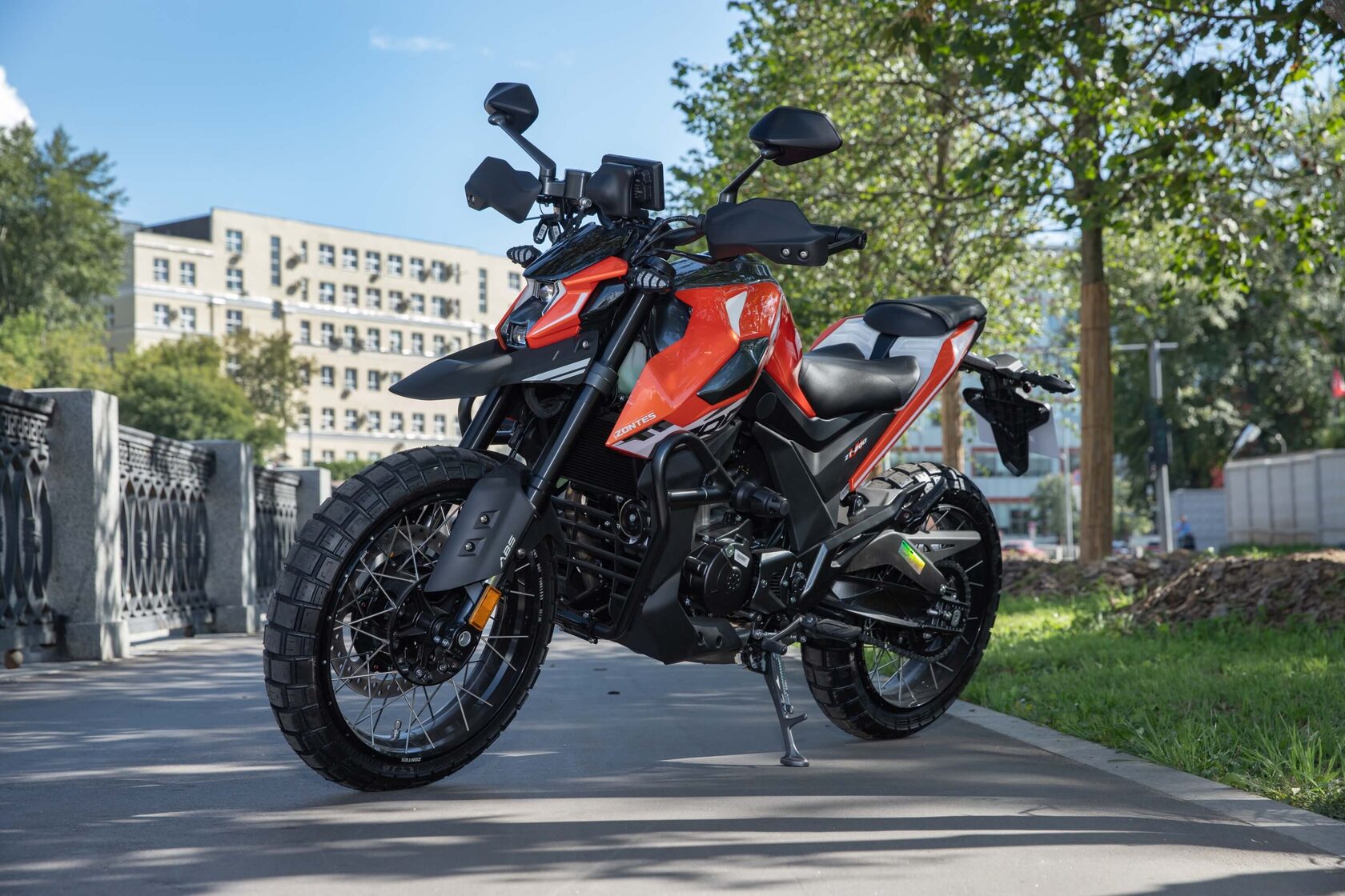  ZT200-U1