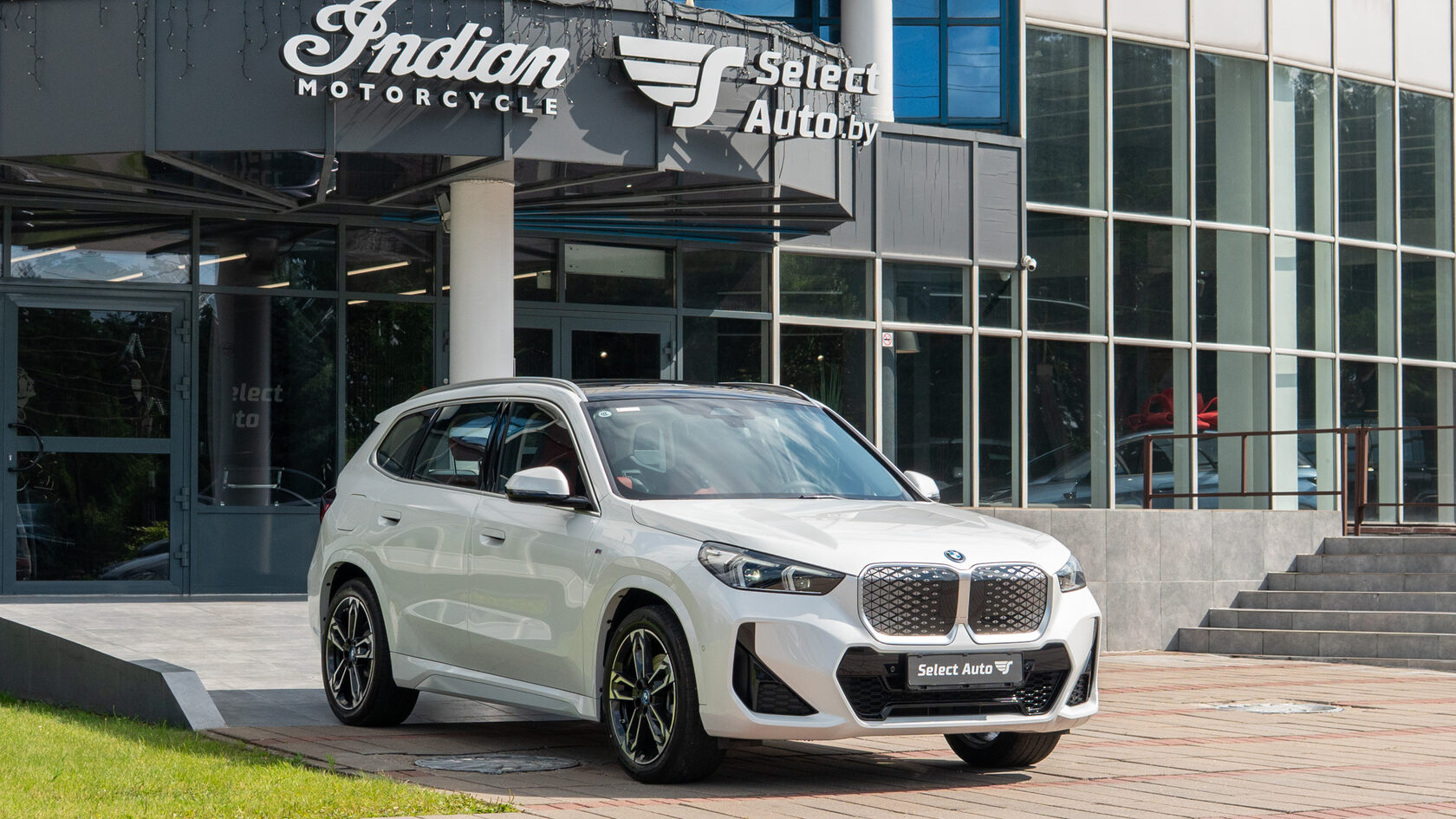 BMW iX1 xDrive 30L M Sport