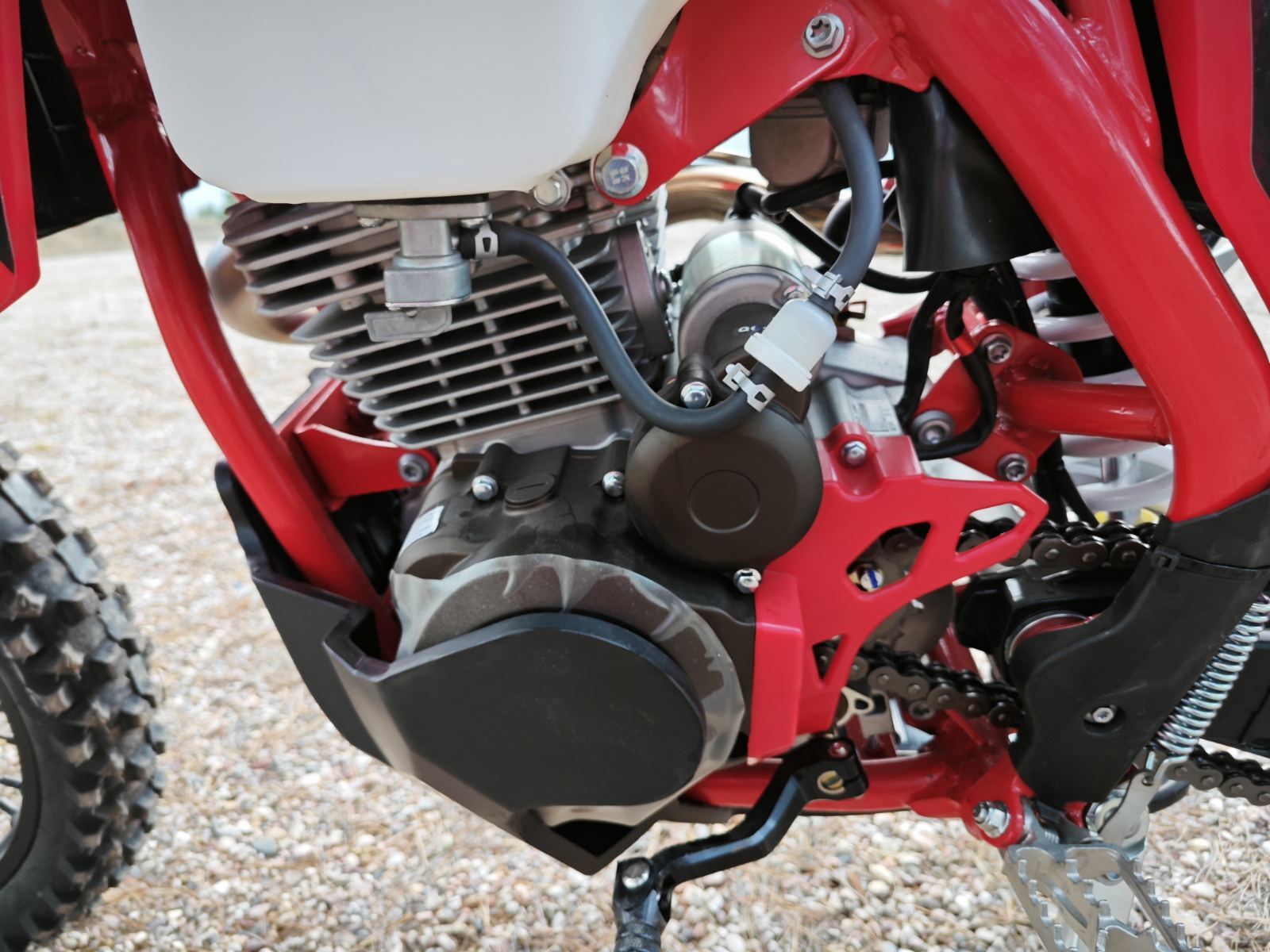  Holeshot Red Edition (4 valves)