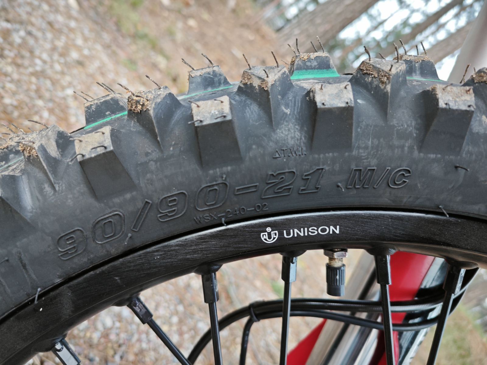  Holeshot Red Edition (4 valves)