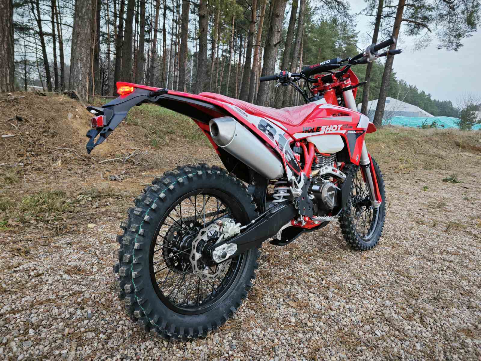  Holeshot Red Edition (4 valves)