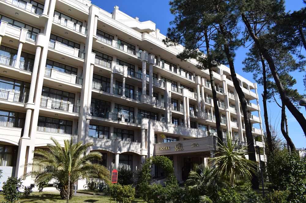 Georgia Palace Hotel & Spa 5* в Кобулети — пляж и территория на первой линии
