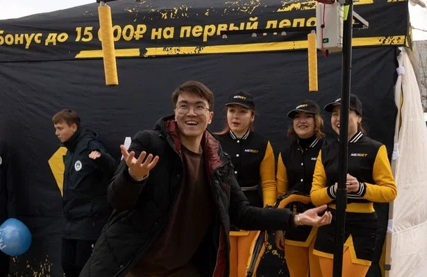 Робот-художник нарисует ваш портрет за 1 минуту