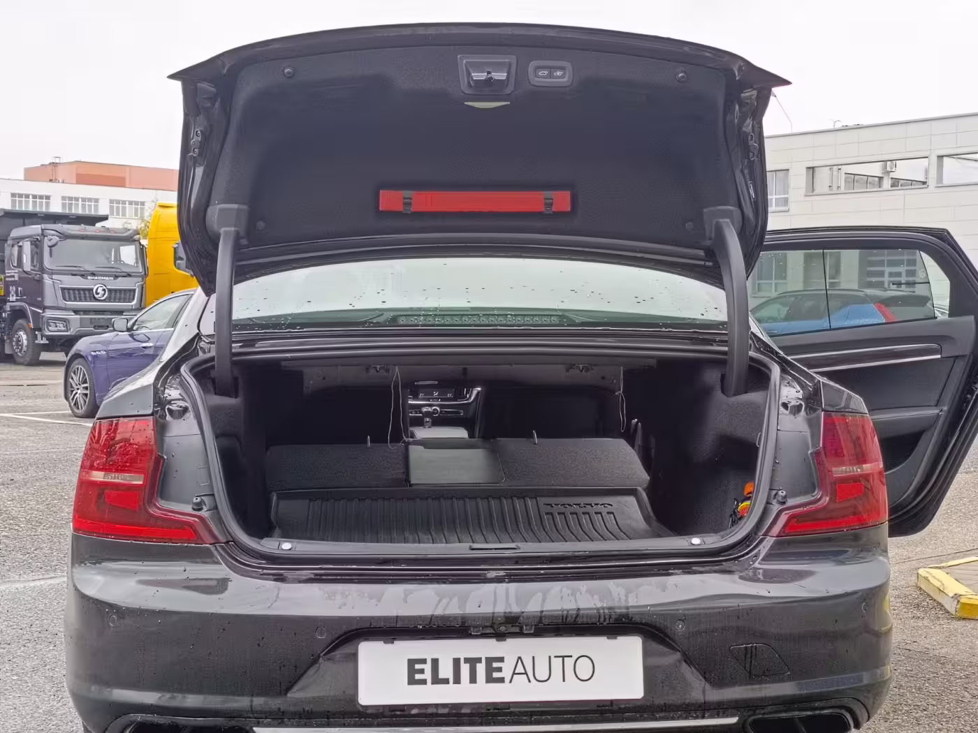  S90