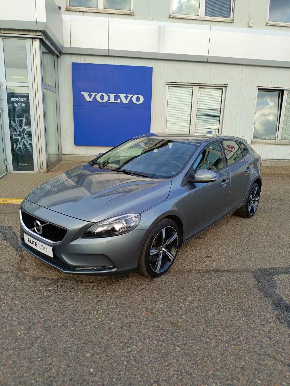  V40