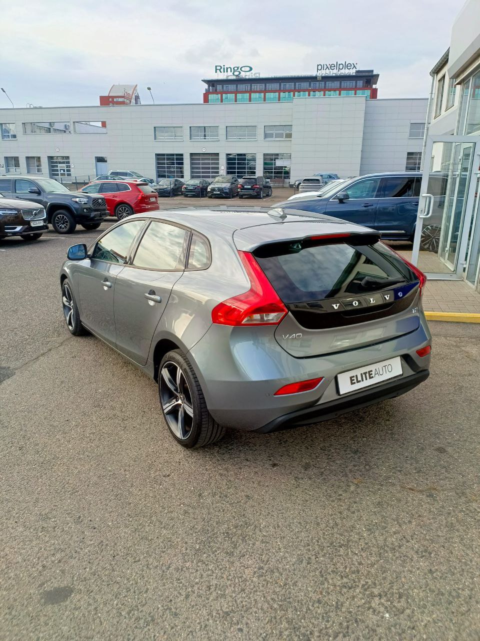  V40